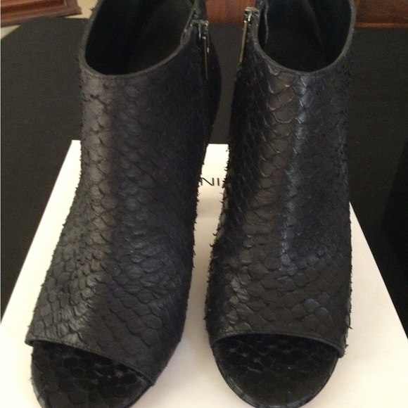 VINCE - Sierra Open Toed raw ‘Python’ style Booties - Picture 2 of 5